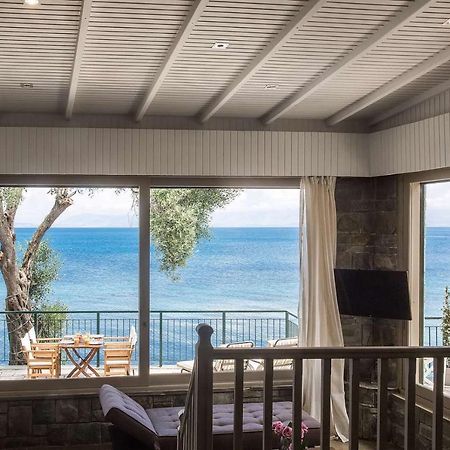Villa Paul Seafront House Mesongí Esterno foto