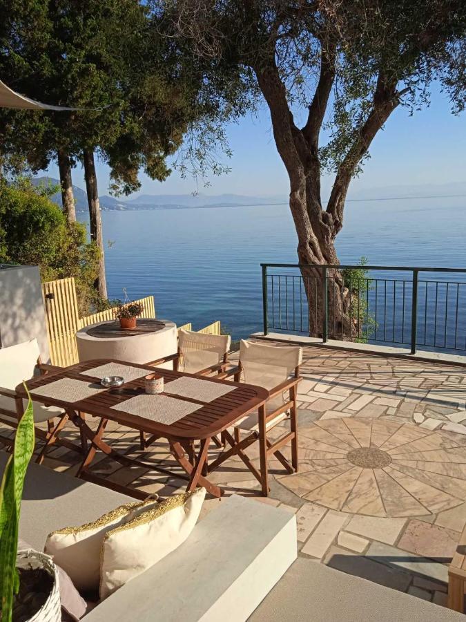 Villa Paul Seafront House Mesongí Esterno foto
