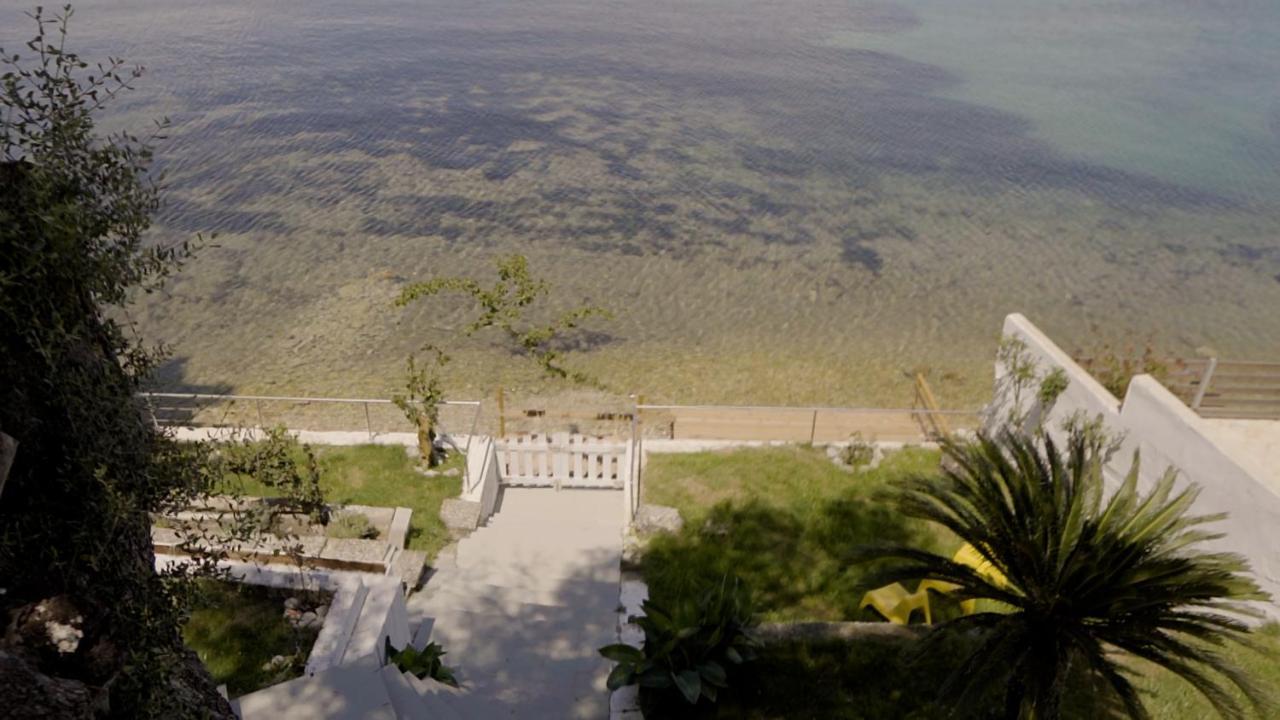 Villa Paul Seafront House Mesongí Esterno foto
