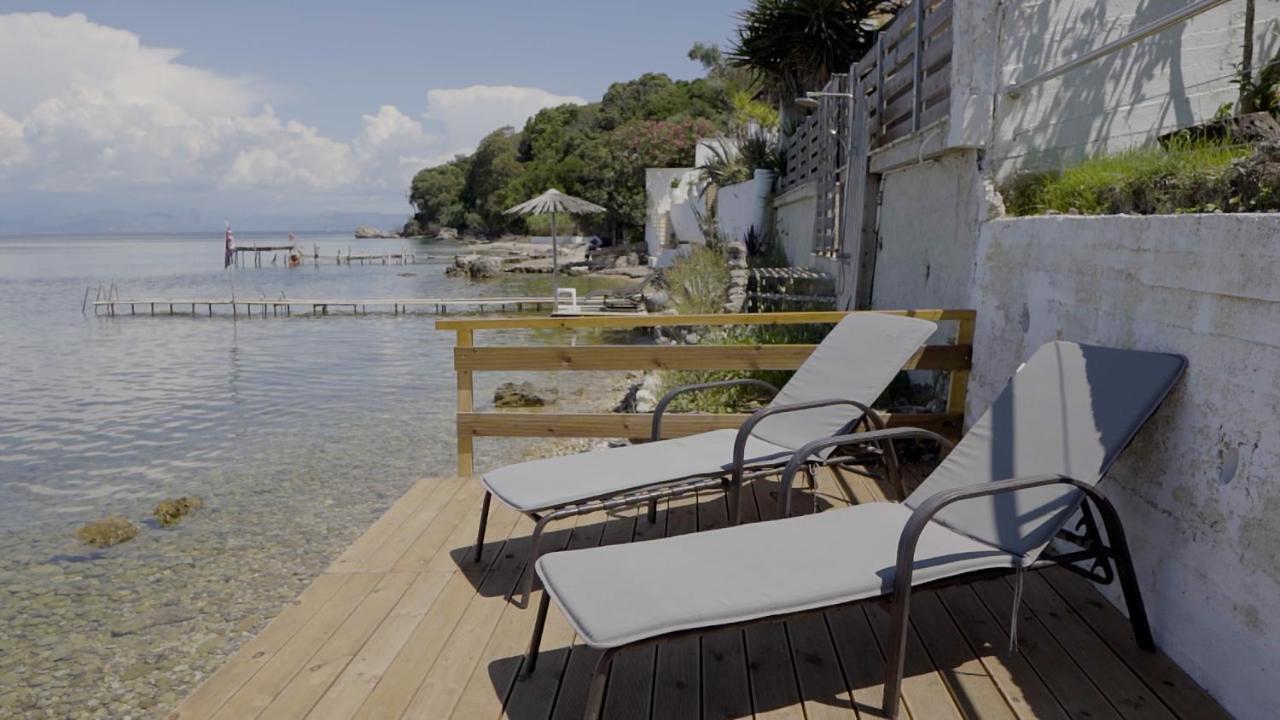 Villa Paul Seafront House Mesongí Esterno foto