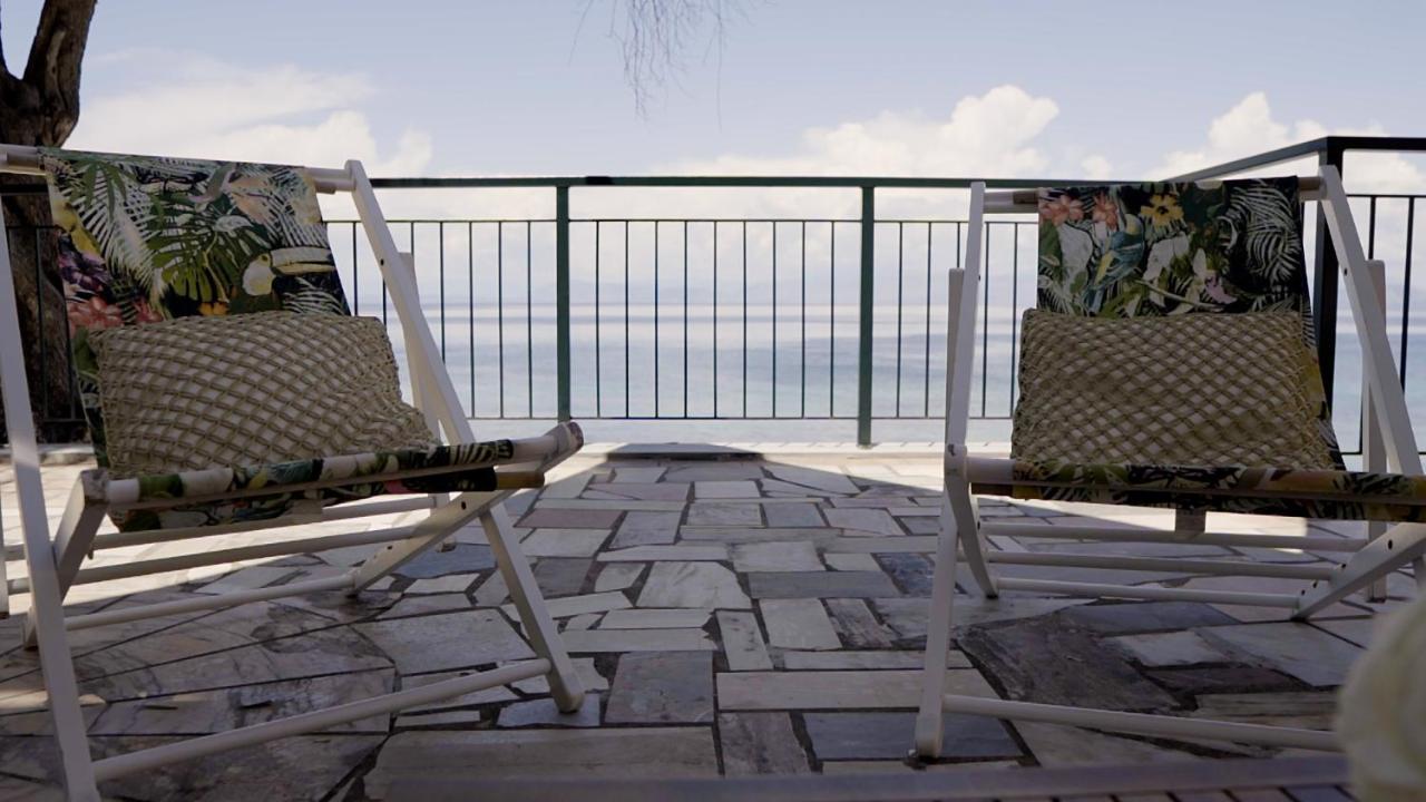 Villa Paul Seafront House Mesongí Esterno foto