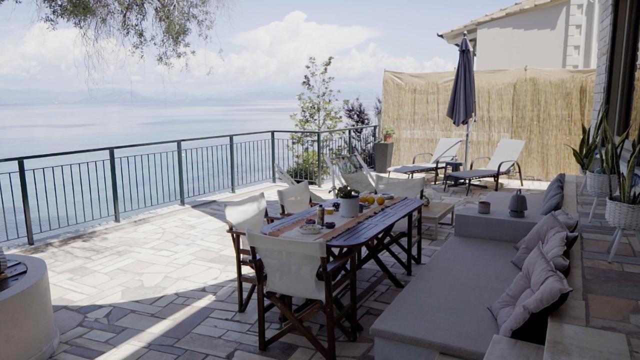 Villa Paul Seafront House Mesongí Esterno foto