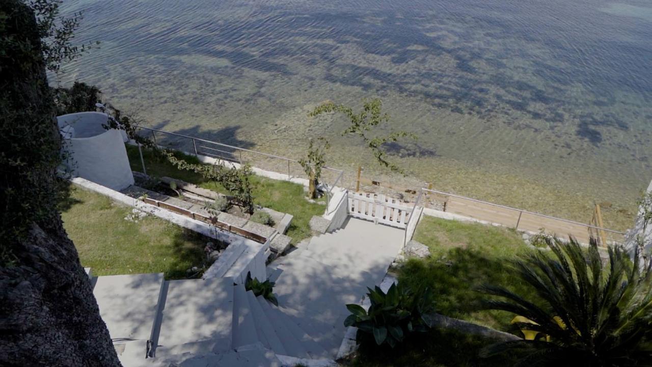 Villa Paul Seafront House Mesongí Esterno foto
