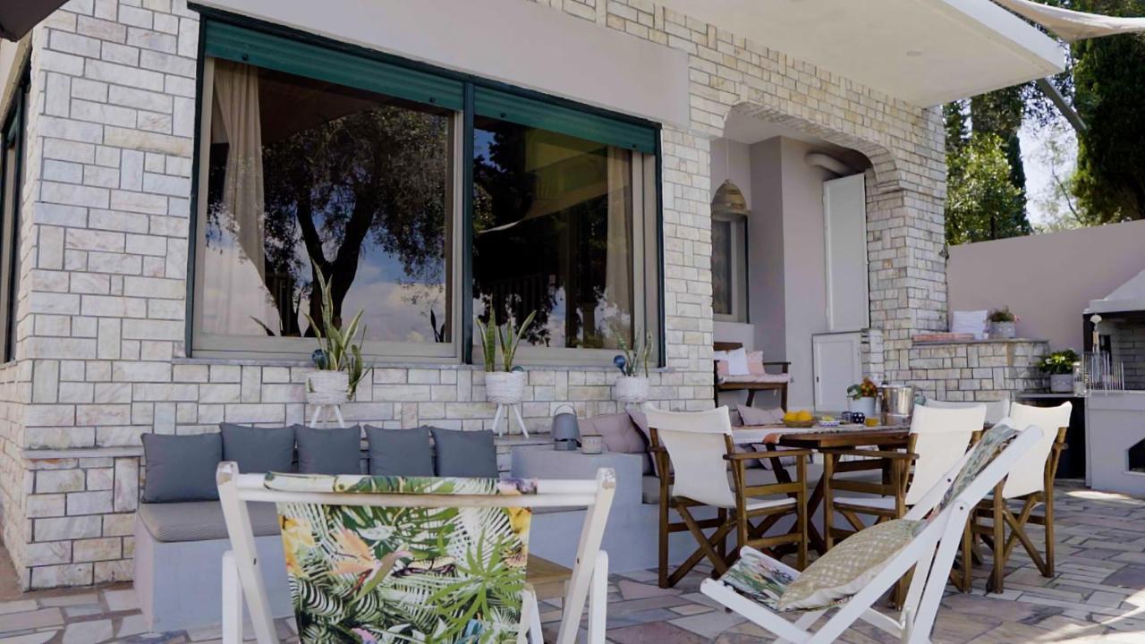 Villa Paul Seafront House Mesongí Esterno foto