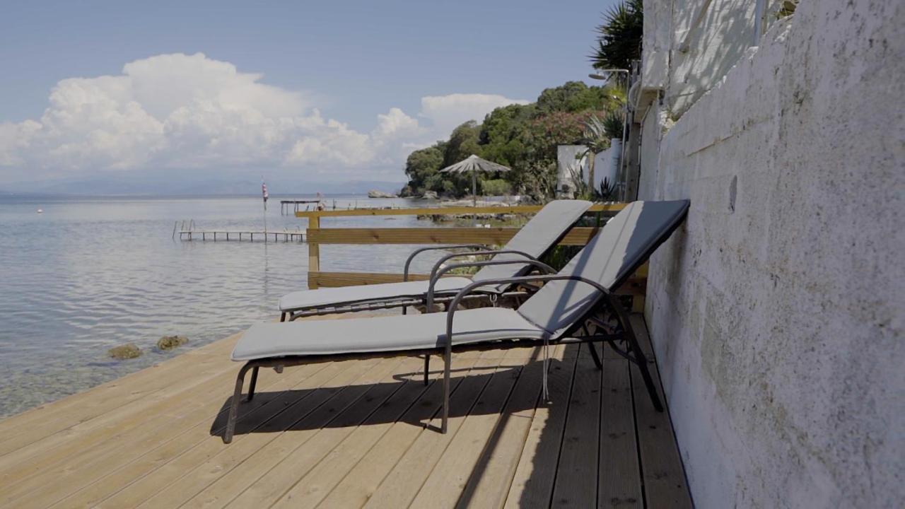 Villa Paul Seafront House Mesongí Esterno foto